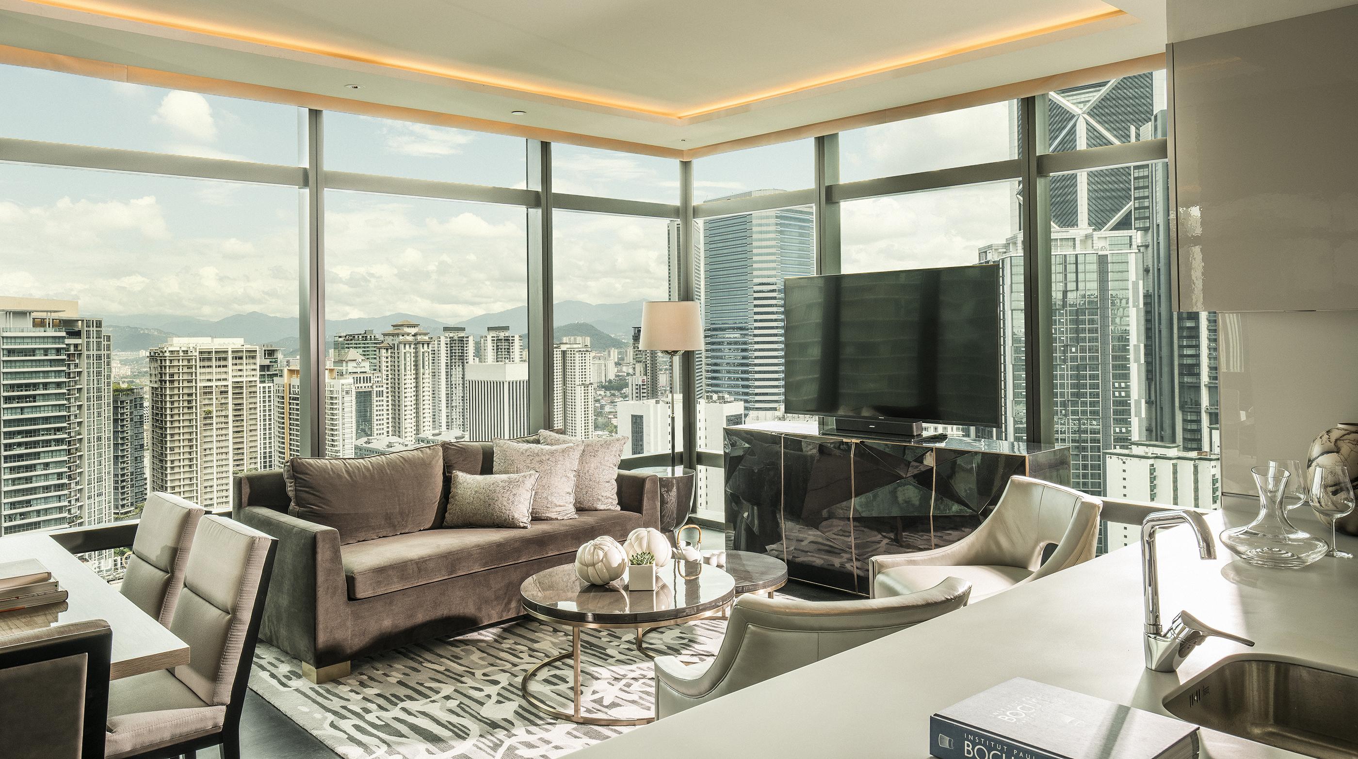 Four Seasons Hotel 5*